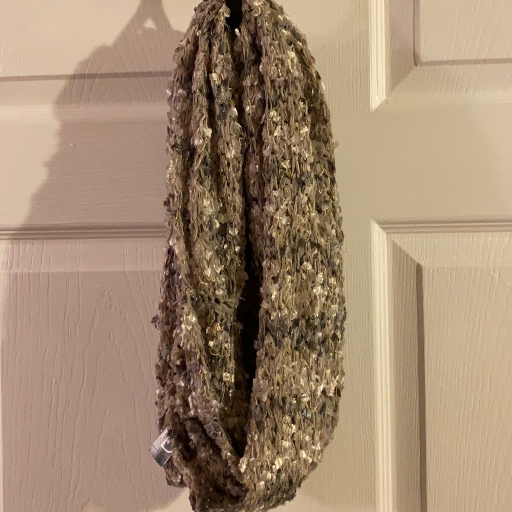 New directions gray infinity loop scarf